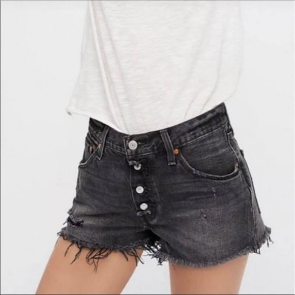 Levi's 501 High Rise Exposed Button Fly, washed black denim shorts, W27 - Picture 1 of 8